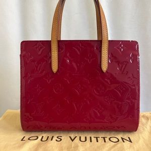 LOUIS VUITTON
Vernis Catalina BB Rose Indien